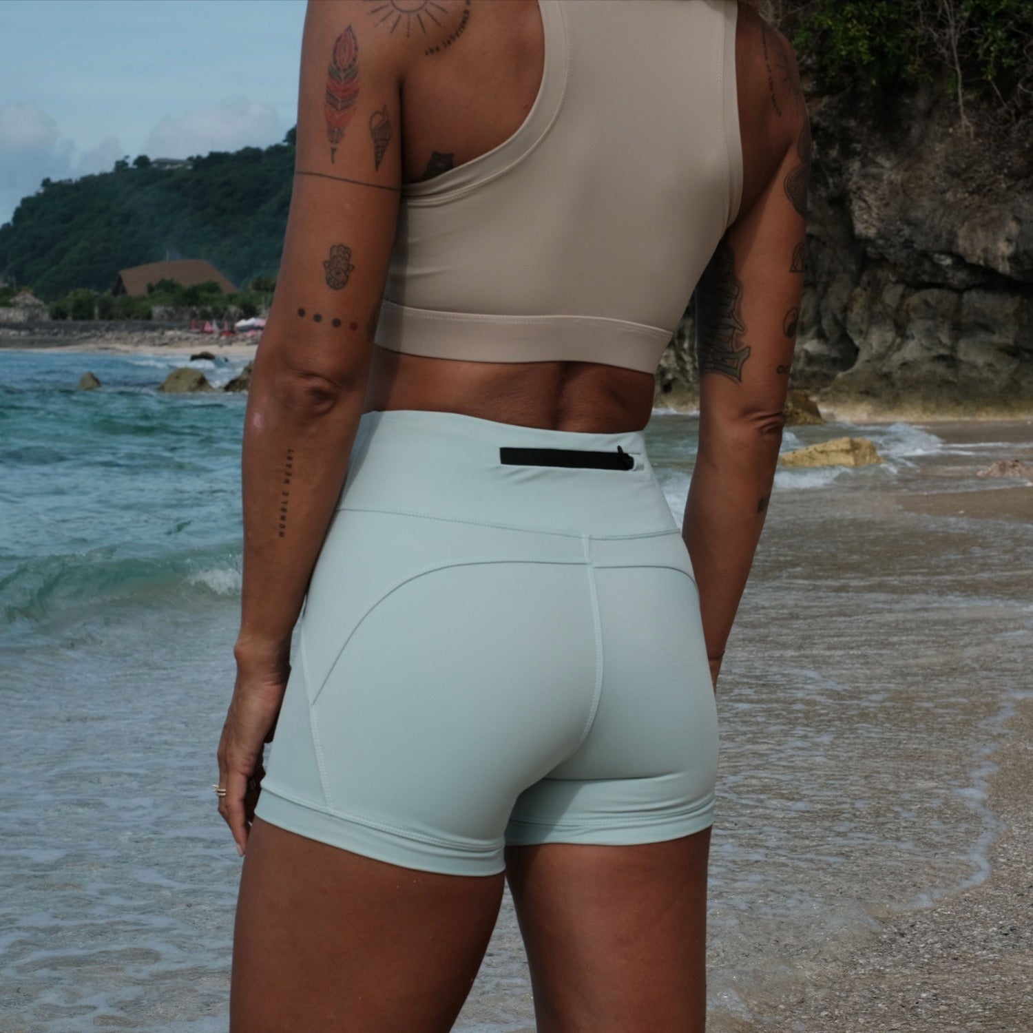 gerupuk yoga and surf shorts in mint color detail zipper back side