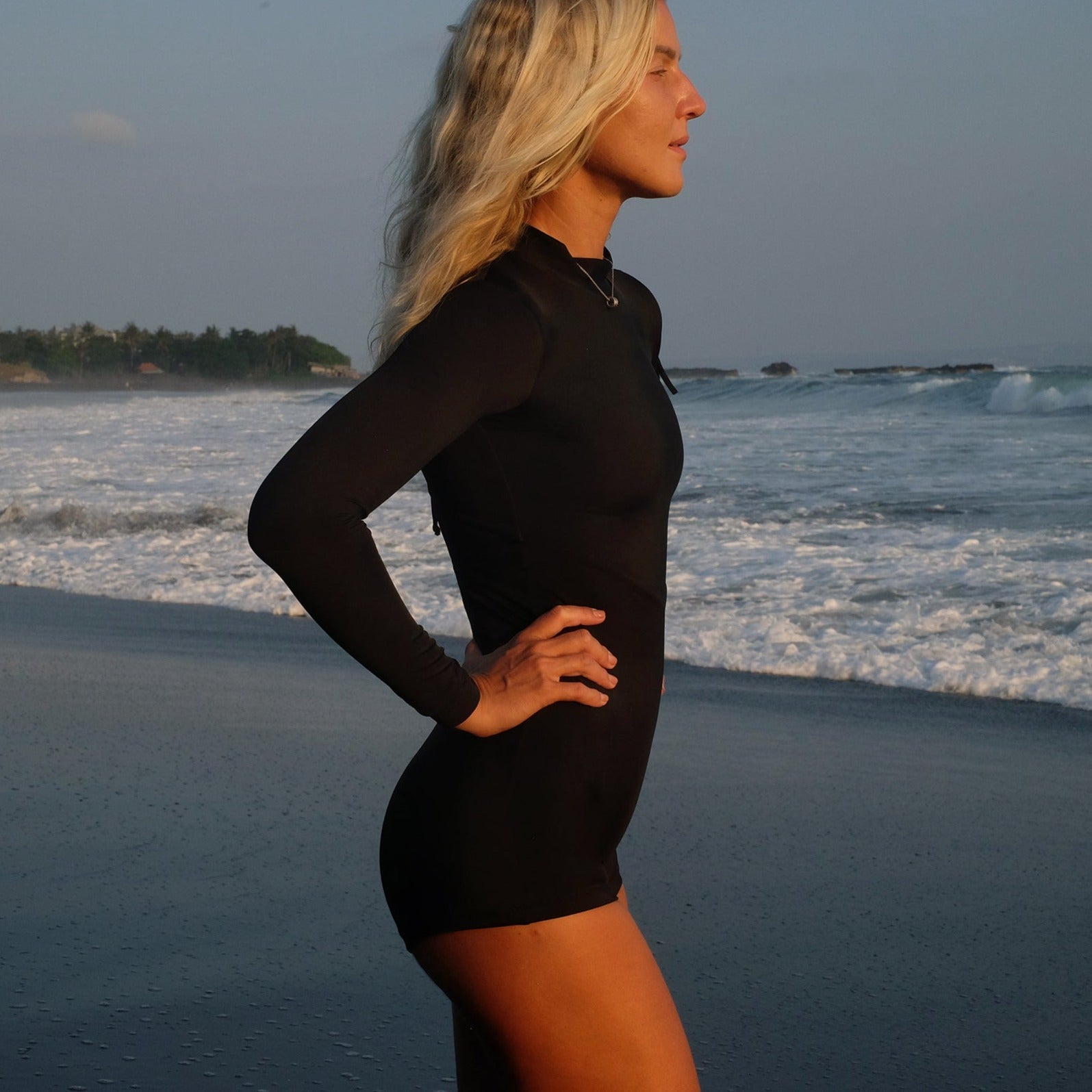 Ninefoot Studio Serangan surf swimsuit onepiece Black | One piece