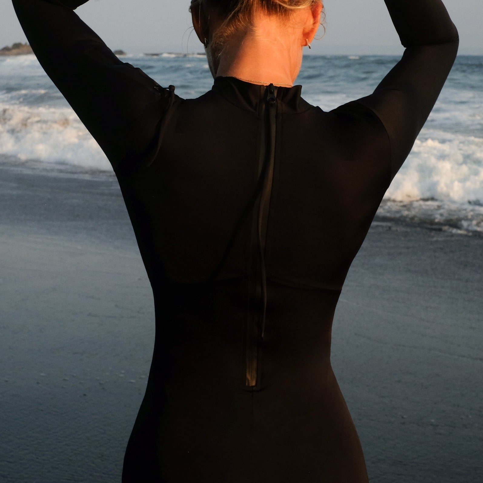 Ninefoot Studio Serangan surf swimsuit onepiece Black | One piece